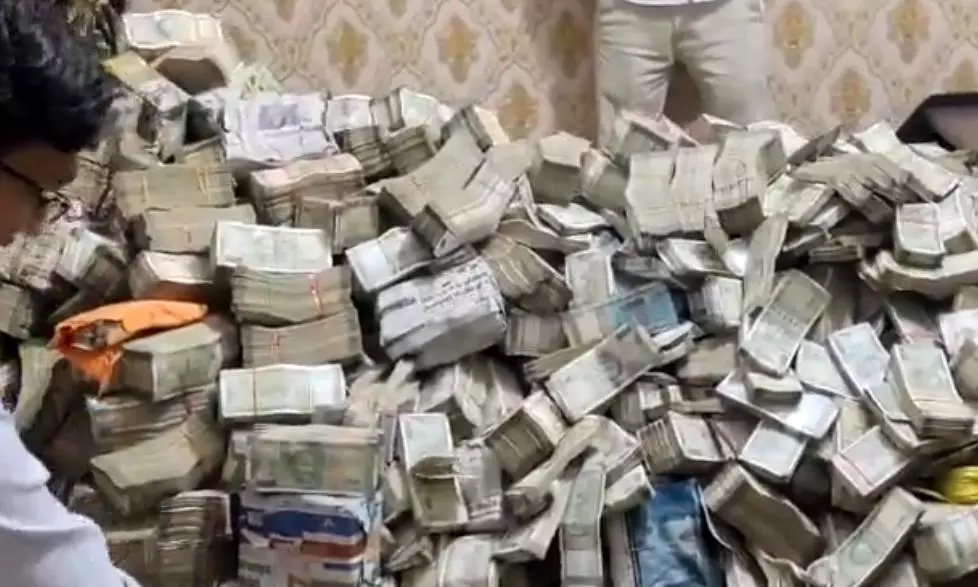 ED recovers huge amount of cash from house help linked to Jharkhand ministers secretary