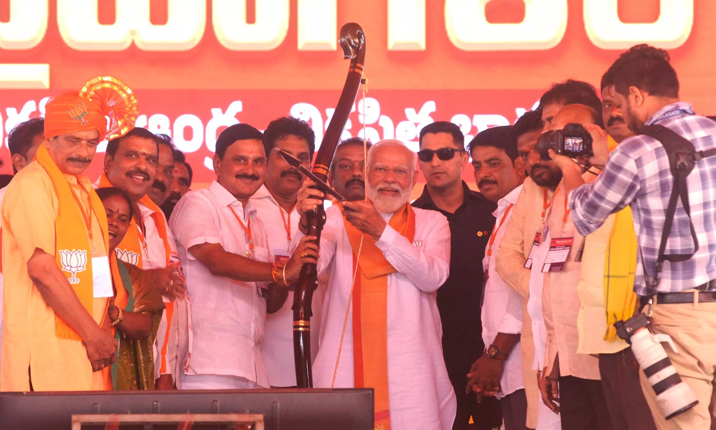 Modi Urges Voters to Bring NDA to Power to Develop AP