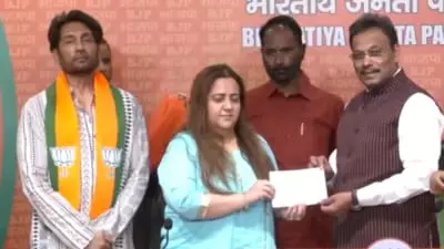 Former Congress leader Radhika Khera and film actor Sekhar Suman join BJP