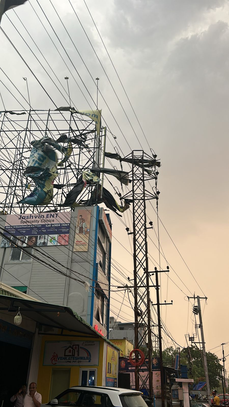 Sudden showers bring relief to people in city