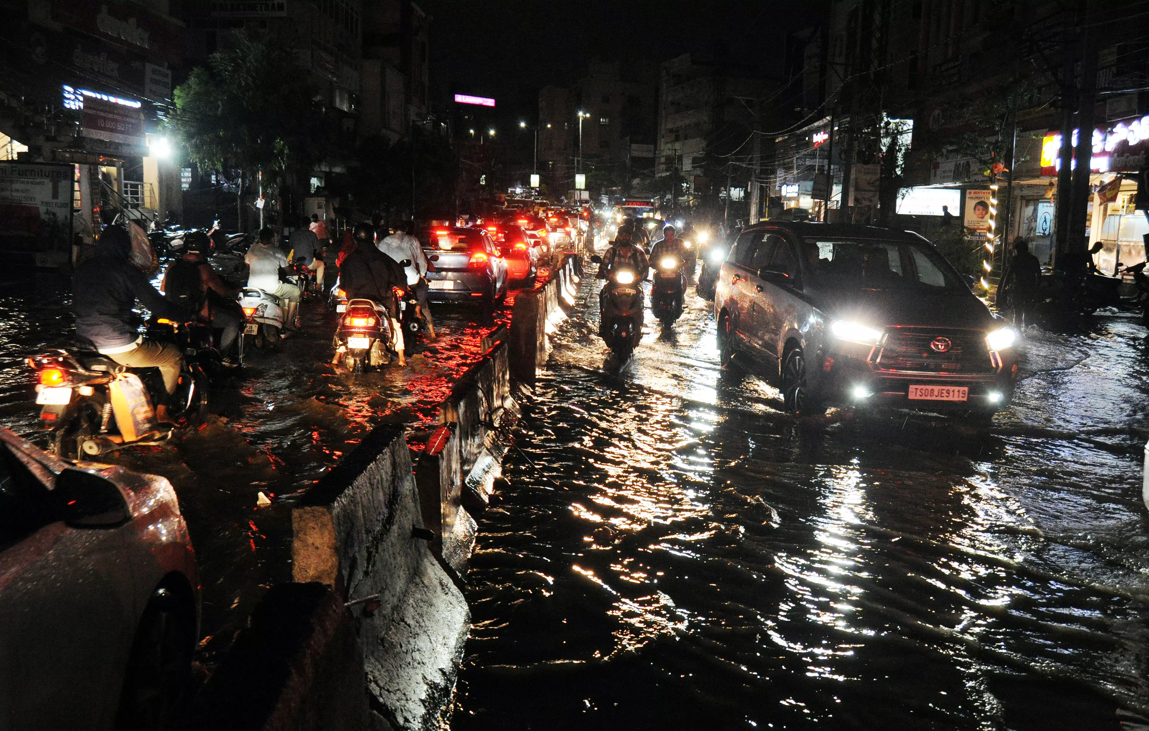 Photos: Heavy Rain Lashes parts of Hyderabad