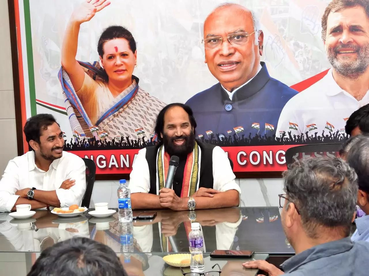 Uttam Predicts 13 LS Seats for Congress, Zero for BRS