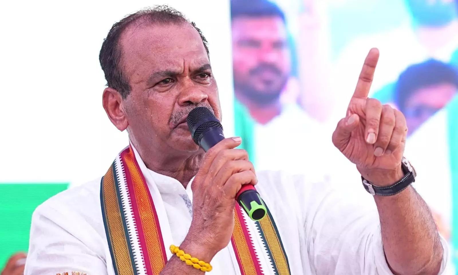 BJP Campaign Communal: Komatireddy