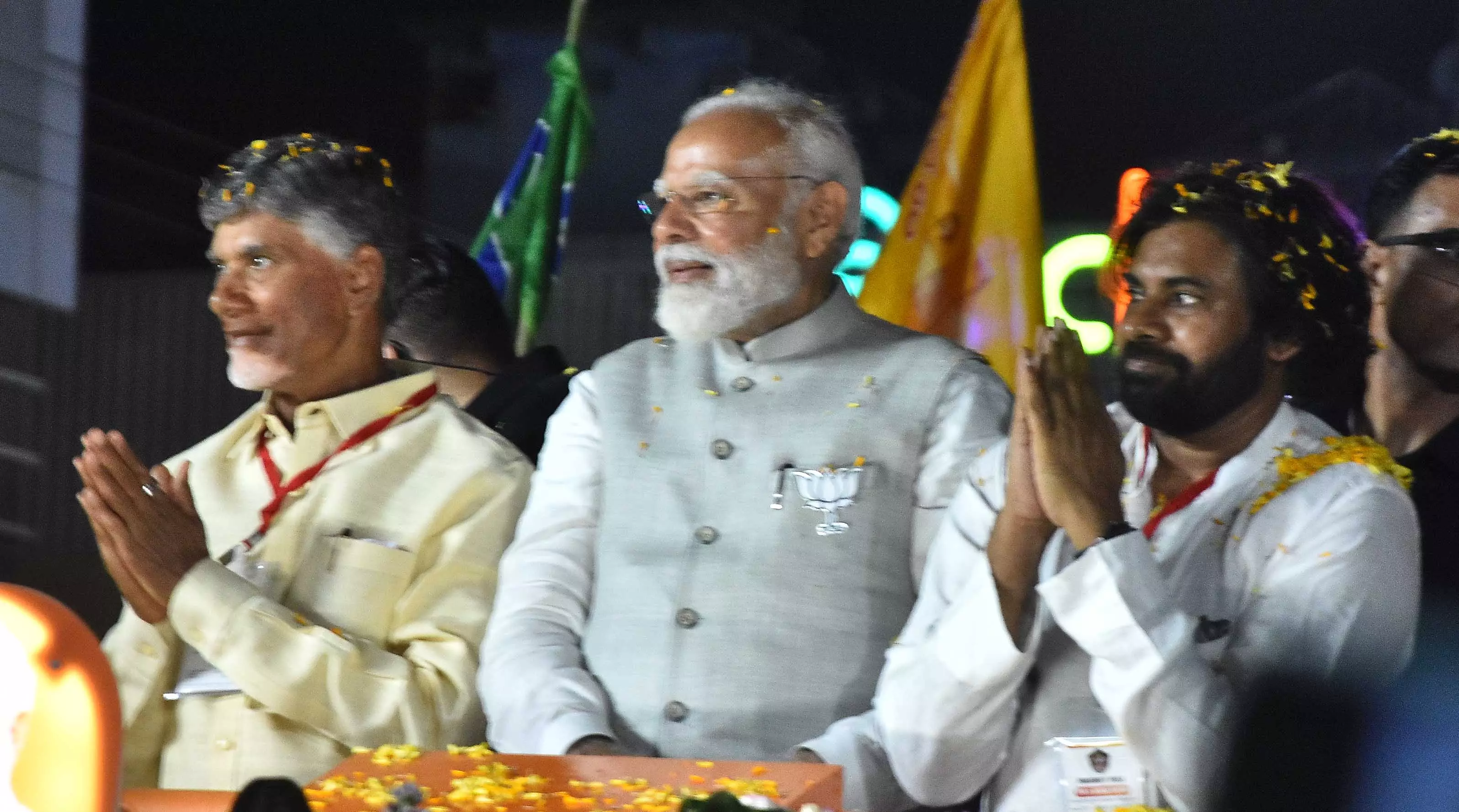 Road Show of PM Modi a Big Hit in Vijayawada