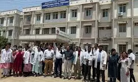 Outrage Over Doctors Suspension After Patients Death Sparks Protests Outrage Over Doctors Suspension After Patients Death Sparks Protests