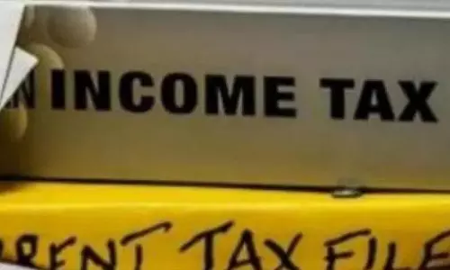 IT sleuths seize Rs 25 crore from businessman