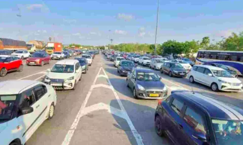 Exodus of people from city; travel Cos make hay
