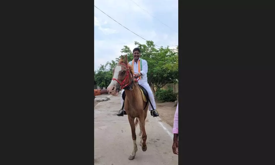 Voter comes on a horse for voting in Suryapet Voter comes on a horse for voting in Suryapet