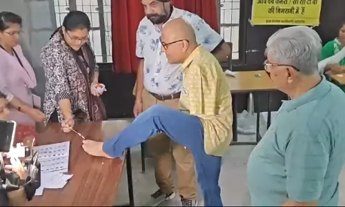 Vikram Agnihotri gets his leg inked