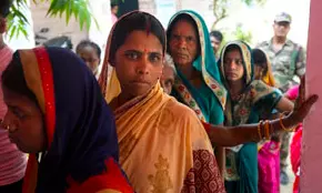 Sporadic clashes overshadow impressive turnout in Bengal