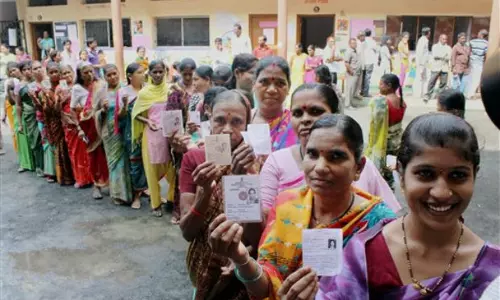 BJP gives tough fight to Congress in TS