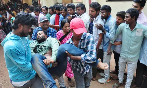 Two Visakhapatnam Voters Faint As EVMs Malfunction