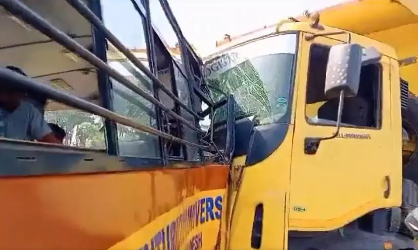 Vizianagaram: College bus rams into lorry, several injured Vizianagaram: College bus rams into lorry, several injured