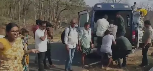 15 injured as Bolero overturns in hilly-terrain in Prakasam