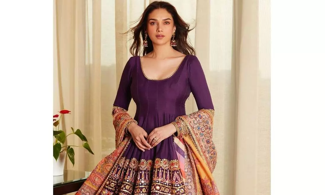 Aditi Rao looks classy in ethnic outfit