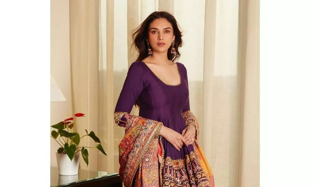 Aditi Rao looks classy in ethnic outfit