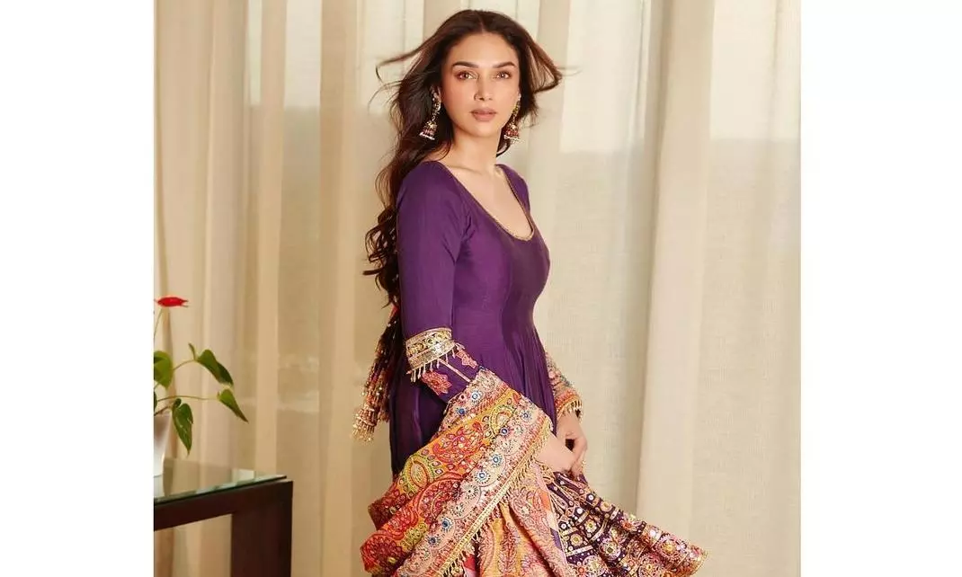 Aditi Rao looks classy in ethnic outfit
