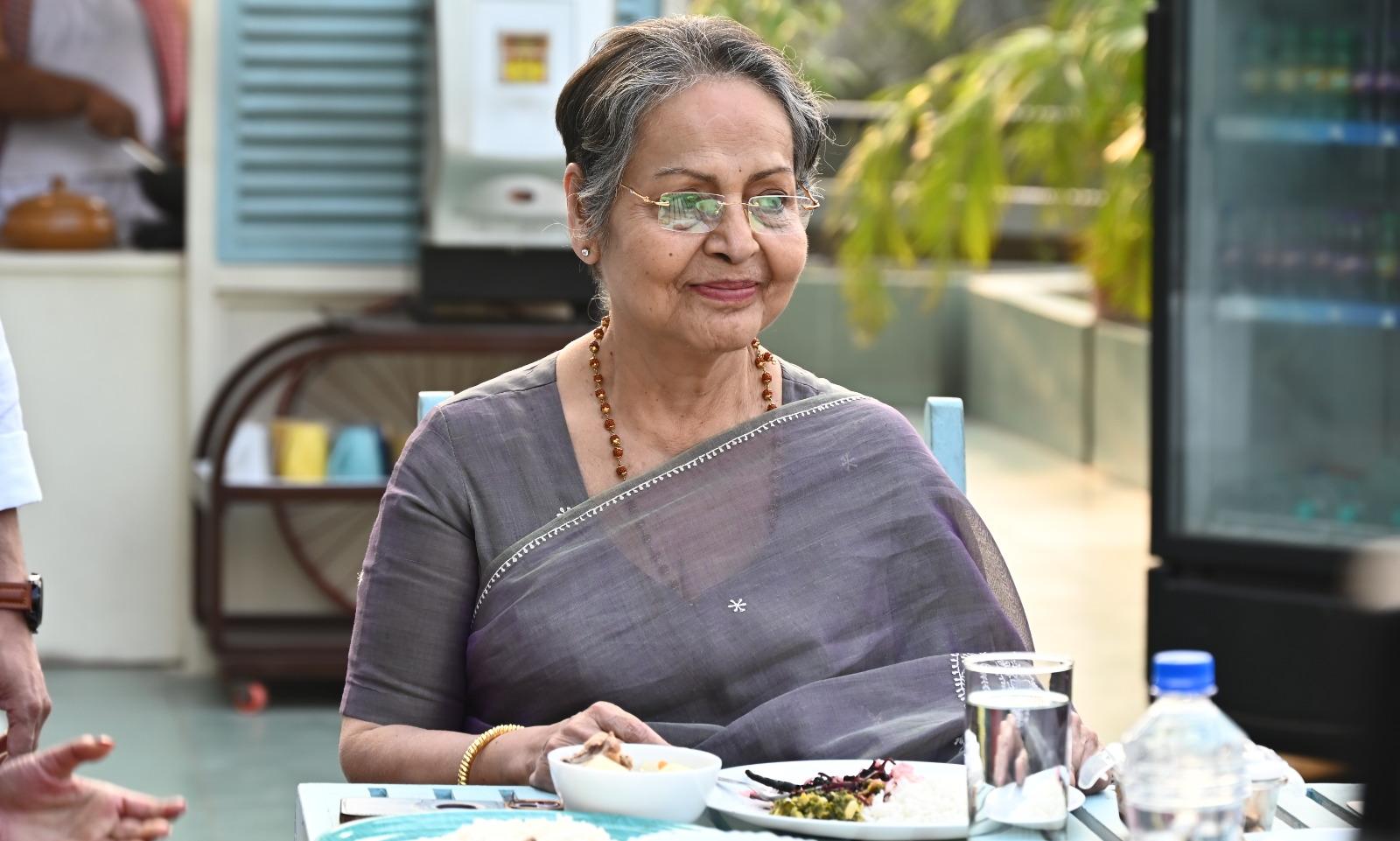 Gulzar Raksa From Banaras to Kolkata: Rakhee Gulzar's dedication will leave you stunned!