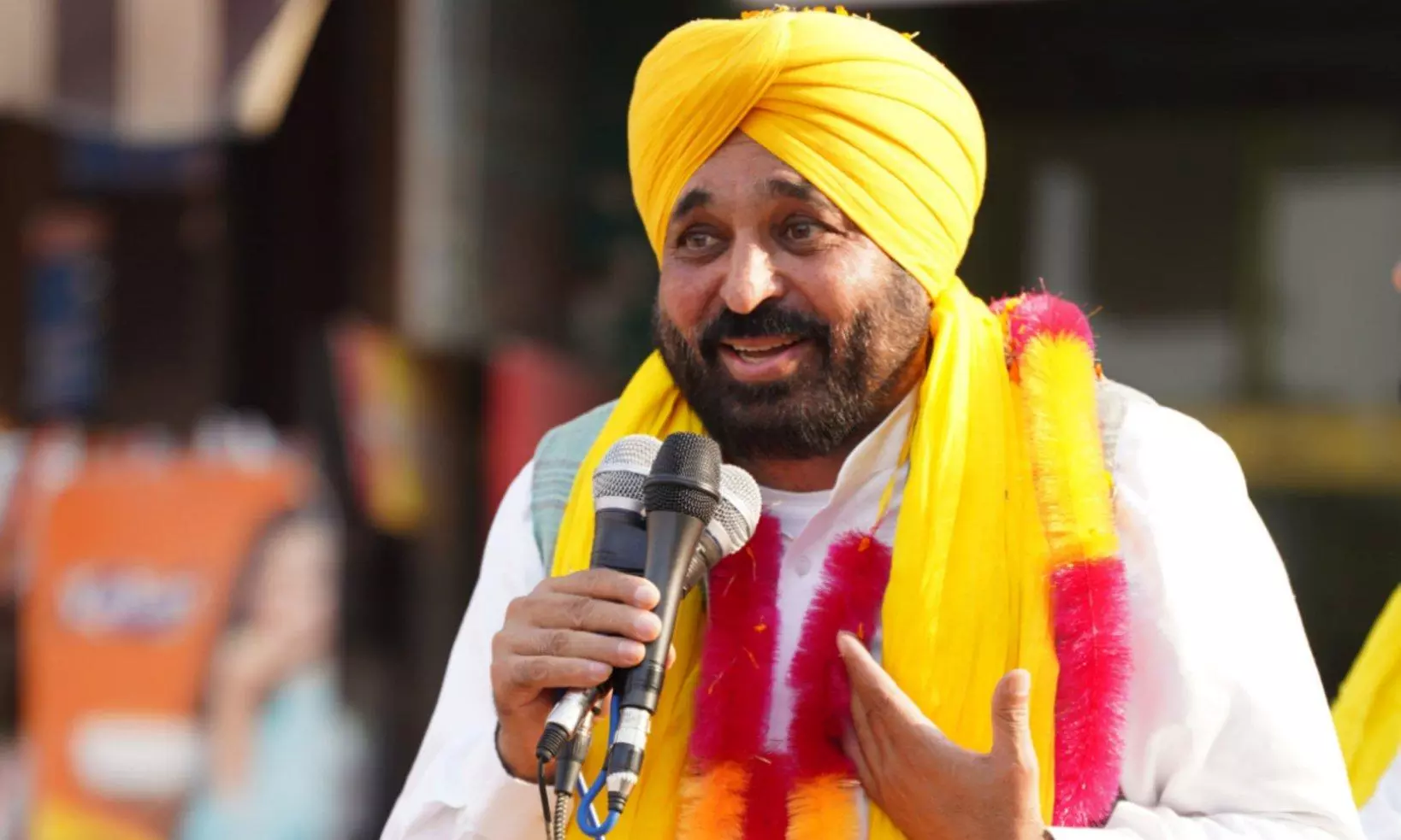 Fact Check: Punjab CM Bhagwant Mann Thrashed By Public? No, Video Goes Viral With False Claim Fact Check: Punjab CM Bhagwant Mann Thrashed By Public? No, Video Goes Viral With False Claim