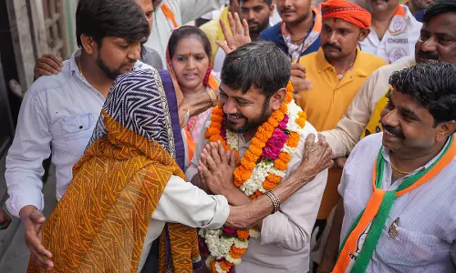 Congress candidate Kanhaiya Kumar assaulted while campaigning in Delhi Congress candidate Kanhaiya Kumar assaulted while campaigning in Delhi