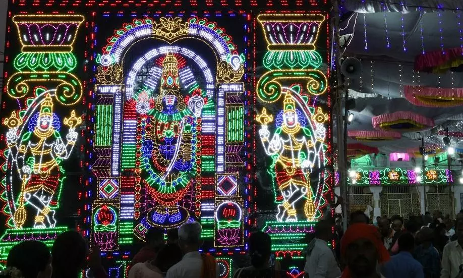 Pilgrims Join 5-km Queue to Glimpse Tirumala Venkateswara Pilgrims Join 5-km Queue to Glimpse Tirumala Venkateswara