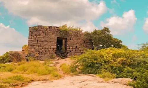 Archaeology Department Starts Rebuilding Kondaveedu Fort Shivalayam