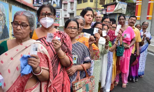 Fifth-phase Lok Sabha polls pass off peacefully in 49 Parliament constituencies