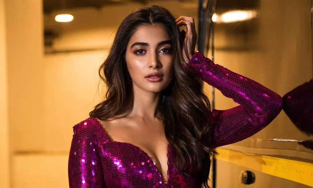 Pooja slays with her killing looks