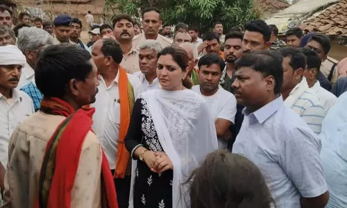 Chhattisgarh BJP MLA Bhawna Bohra adopts Kids affected by Kawardha Road Accident Chhattisgarh BJP MLA Bhawna Bohra adopts Kids affected by Kawardha Road Accident