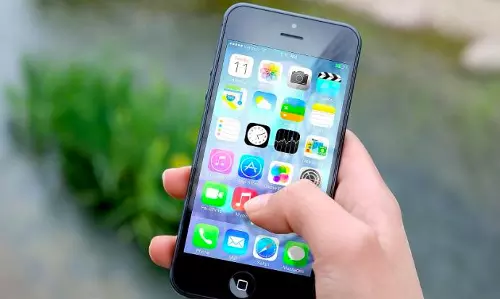 Government of India Blocks 372 Mobiles, Suspends 906 for Fraud