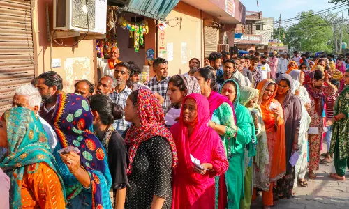 Shiv Sena (UBT) lodges complaint about poor facilities, slow voting in Mumbai