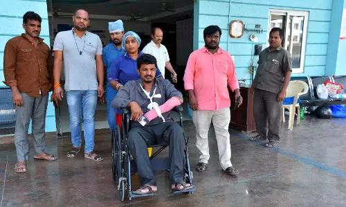 Ambulance Drivers Attacked by Car Dealers in Hyderabad