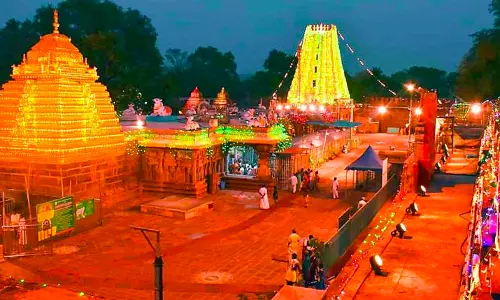 Extra queue lines in Srisailam over summer-end rush