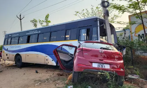 Three Killed in Car-Bus Collision on Hyderabad-Srisailam Highway Three Killed in Car-Bus Collision on Hyderabad-Srisailam Highway