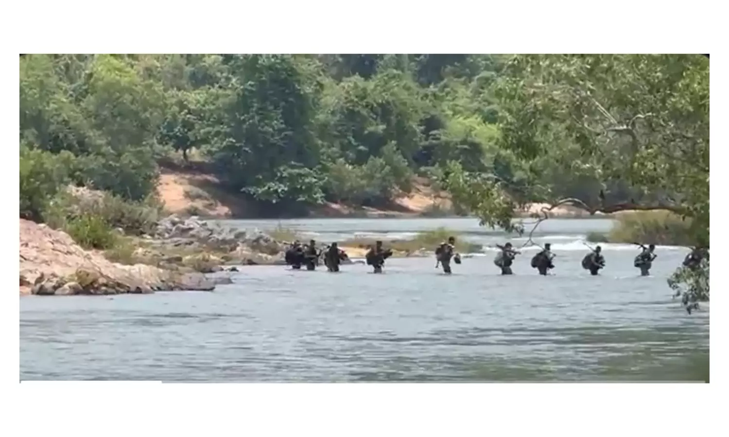 Security Forces Gun Down Maoist, 33 Surrender in Chhattisgarh Security Forces Gun Down Maoist, 33 Surrender in Chhattisgarh