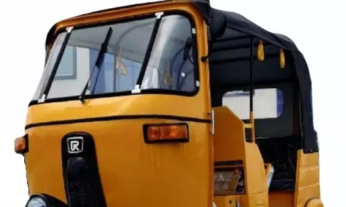 Mangaluru auto driver dies after falling into overflowing stormwater drain Mangaluru auto driver dies after falling into overflowing stormwater drain