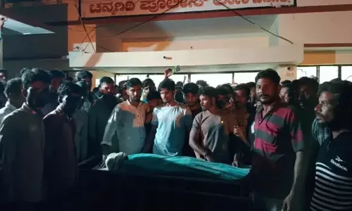 Police station vandalised over alleged custodial death in Karnataka, cops suspended