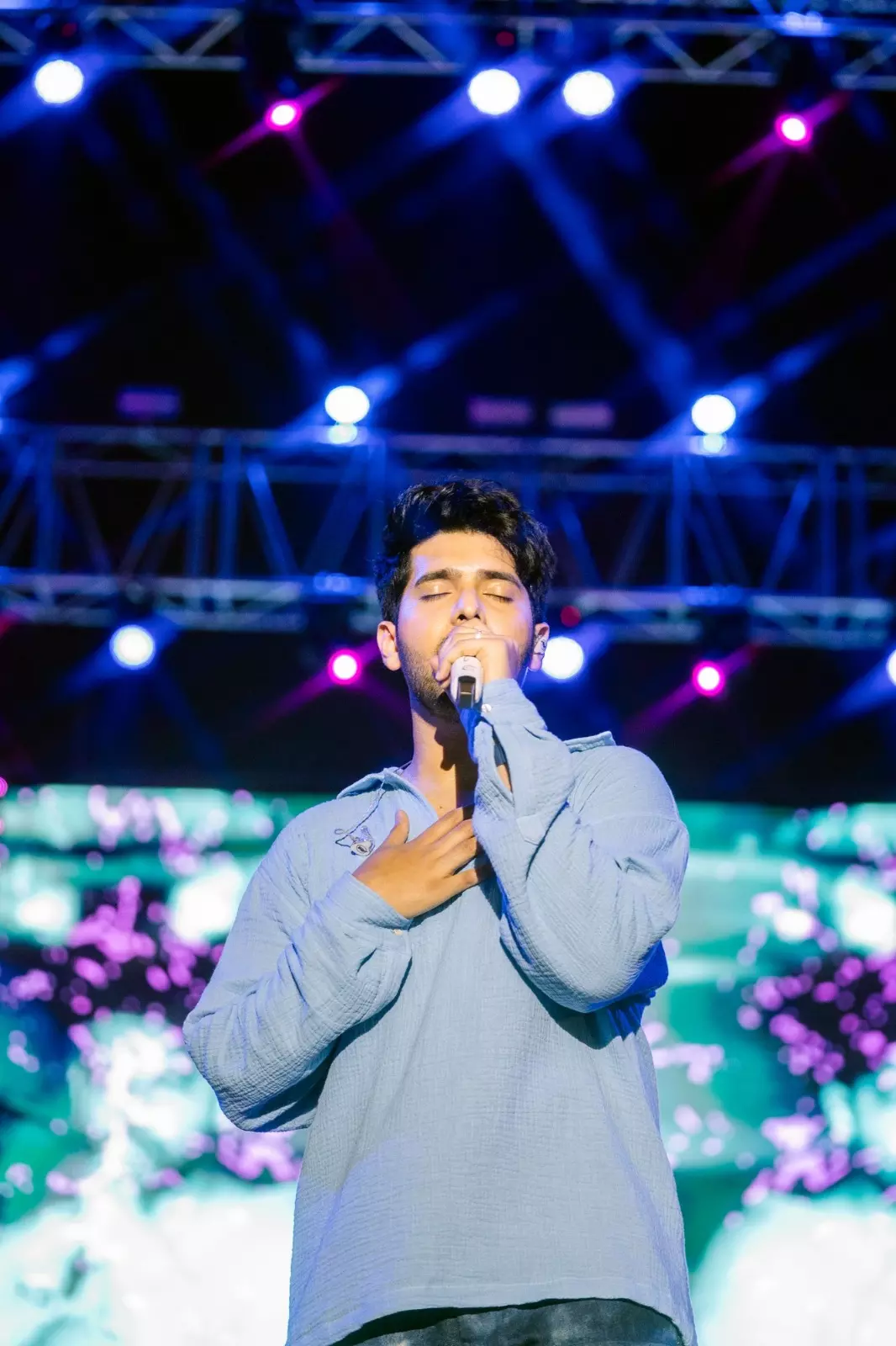 Armaan Maliks concert sends fans into a frenzy