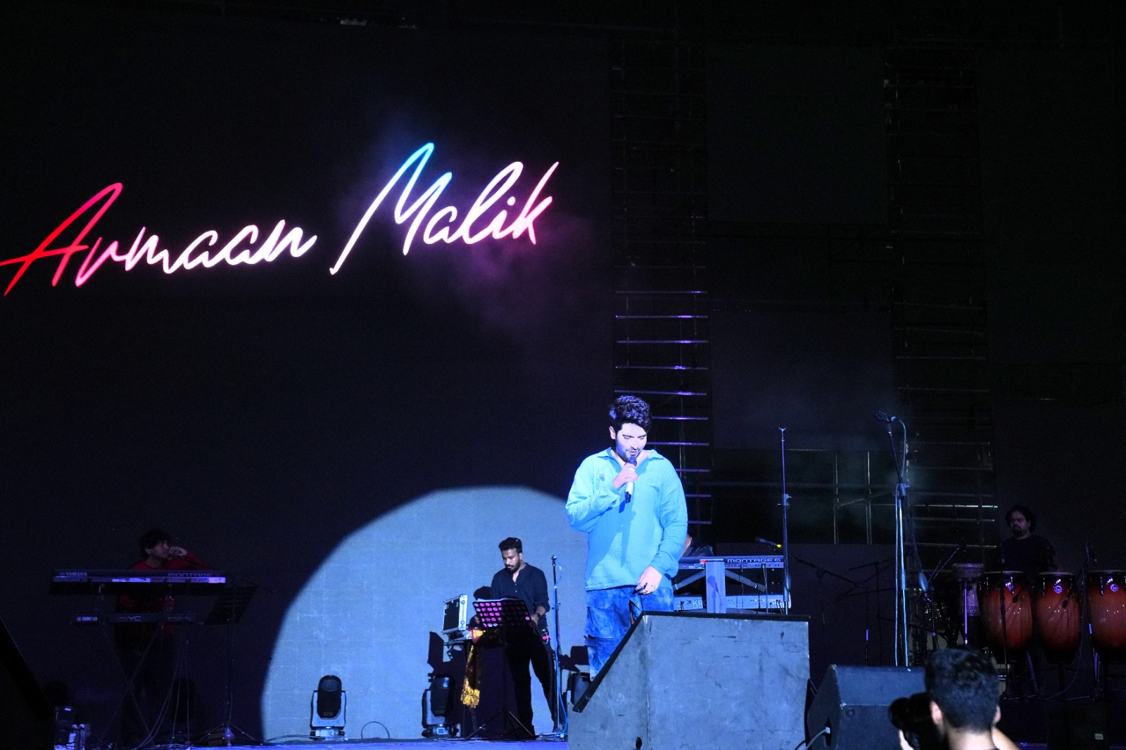 Armaan Maliks concert sends fans into a frenzy