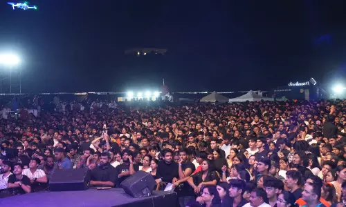 Armaan Maliks concert sends fans into a frenzy