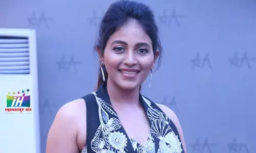 Girl next door Anjali to utter cuss words Girl next door Anjali to utter cuss words