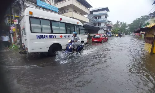 Heavy rains affect normal life in Kerala, several areas flooded