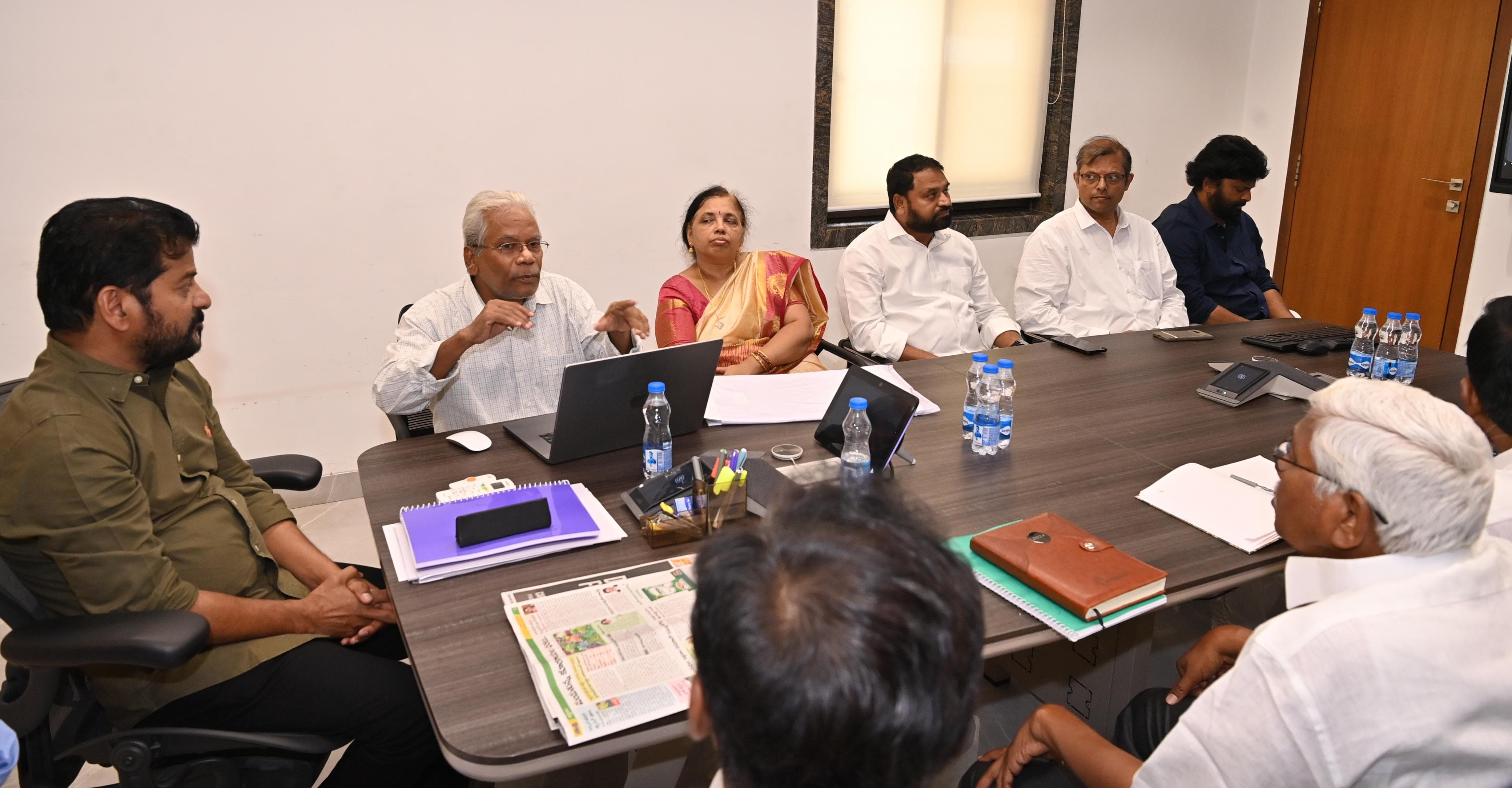 Reguri Rajesam Revanth Reddy holds meeting with artists, Telangana leaders to finalise ...