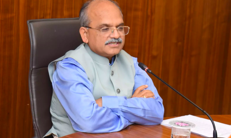 CS Meets Top AP Officials Over NITI Aayog Report