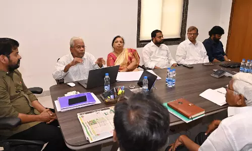 Revanth Reddy holds meeting with artists, Telangana leaders to finalise Telangana state emblem