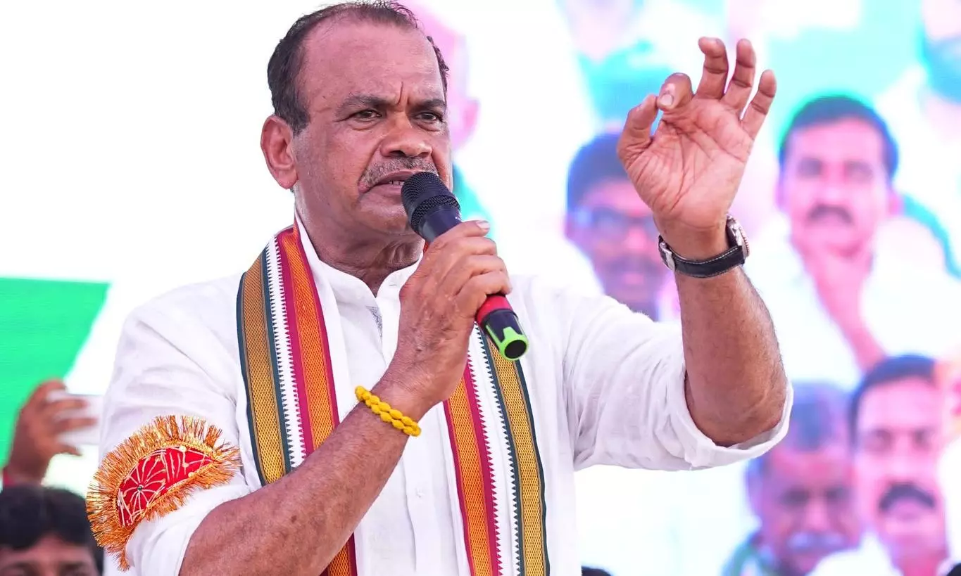 Komatireddy: KCR and KTR Arrest in Snooping Case Imminent Komatireddy: KCR and KTR Arrest in Snooping Case Imminent