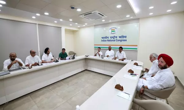 Kharge, Rahul hold key meet with partys LS polls candidates