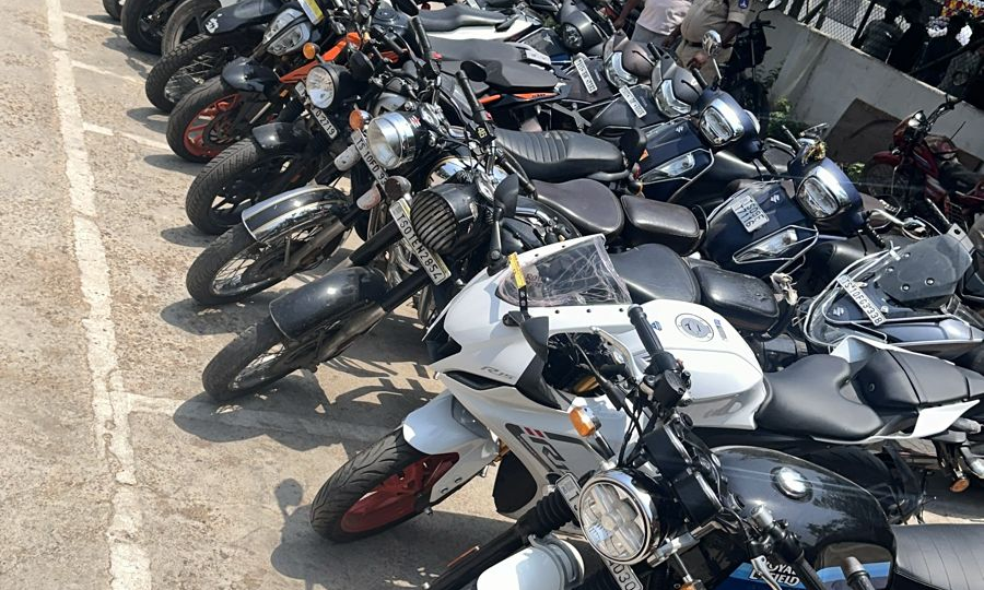 Police Book 50 for Illegal Bike Racing at ITC Kohinoor and Nearby Areas