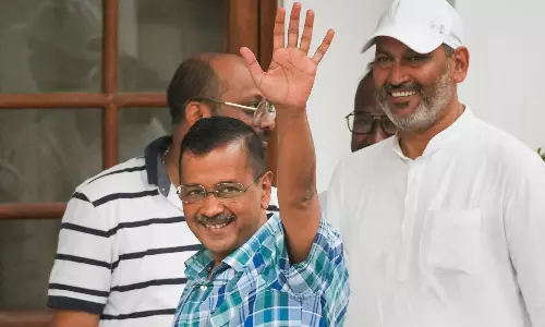Kejriwal to visit Raj Ghat, Hanuman temple before surrendering at Tihar