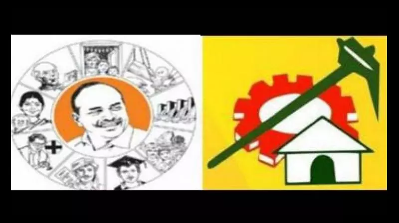 Tensions in Tiruvuru as TDP, YSRC Workers Clash Tensions in Tiruvuru as TDP, YSRC Workers Clash